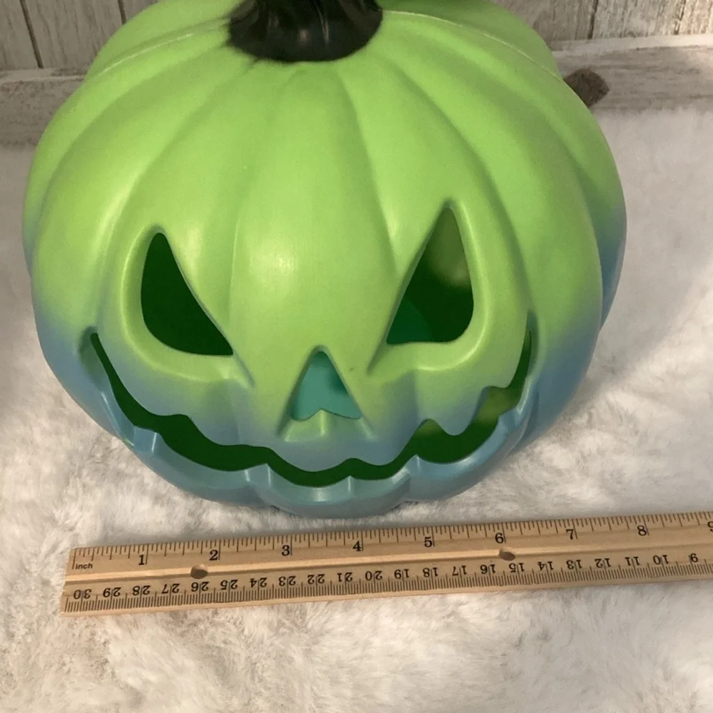 Target Hyde and Eek 2023 Halloween Lit Pumpkin